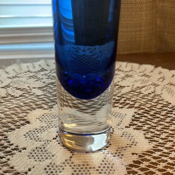 Vintage cobalt blue crystal vase 9” - Picture 2 of 4